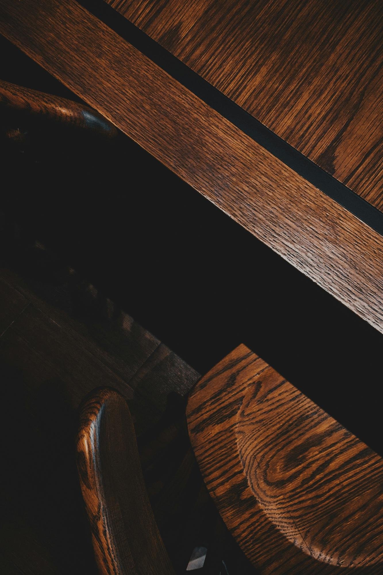 Dark oak grain